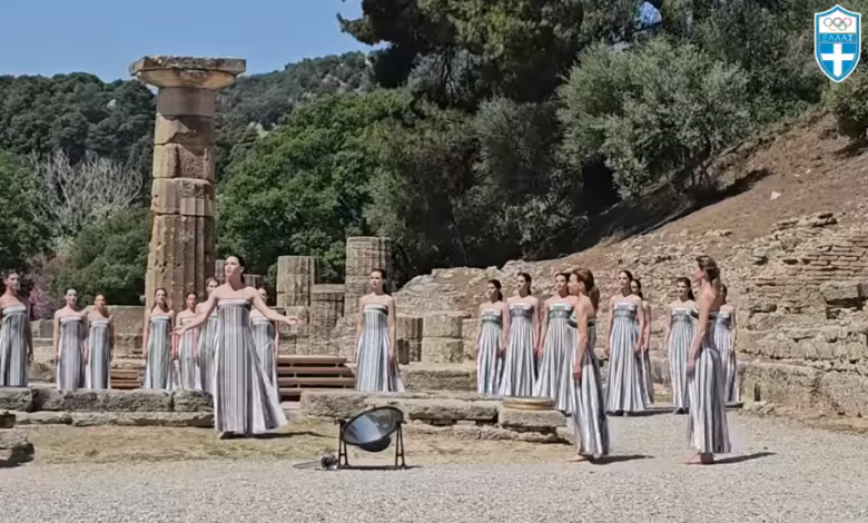 Doi brașoveni prezenți la Ceremonia de Aprindere a Flăcării Olimpice 3 Doi brașoveni prezenți la Ceremonia de Aprindere a Flăcării Olimpice | MyTex.ro