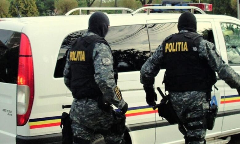 Adolescent acuzat că a lovit un bărbat cu sabia în cap. Patru minori, reținuți pentru tentativă de omor, în Sibiu 3 Sabia | MyTex.ro