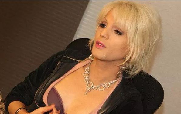 Cântărețul transgender Naomy a murit la 47 de ani 3 cântărețul | MyTex.ro