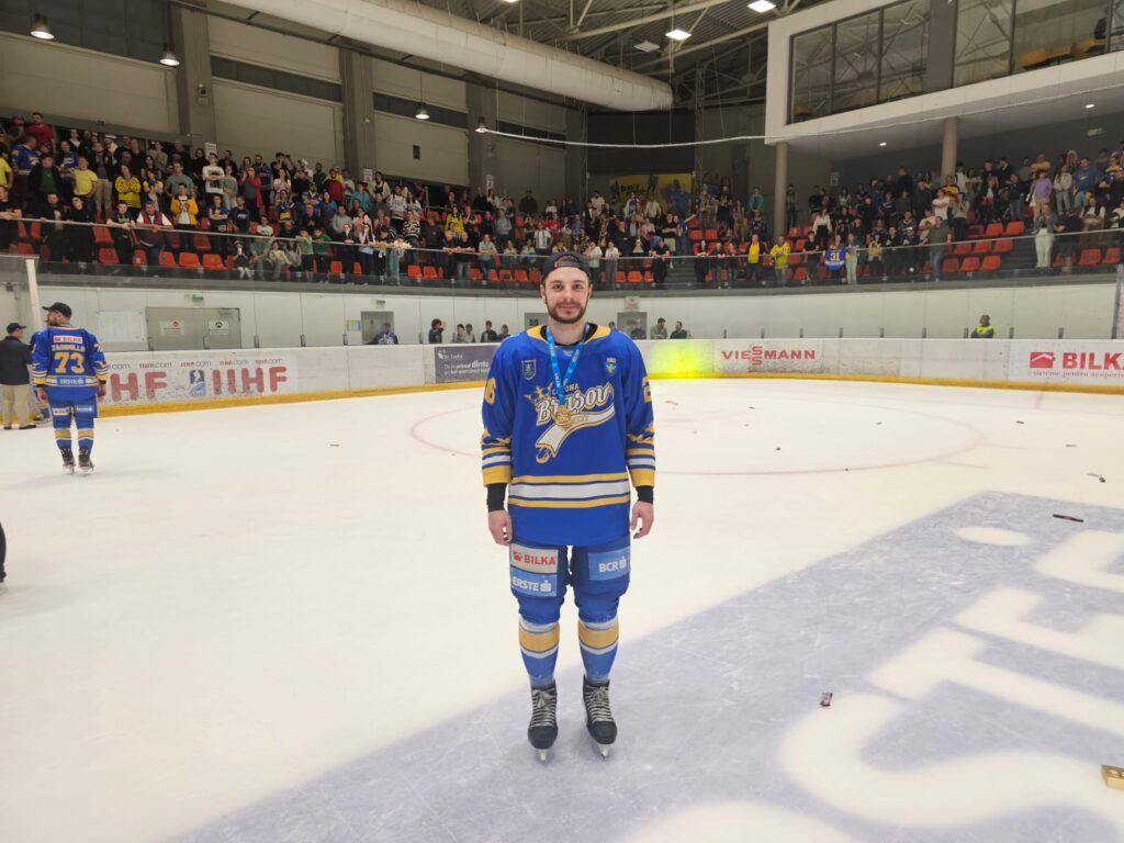 Owen Williams, fundaşul Coronei Braşov, surpriza pregătită pentru Campionatul Mondial de hochei pe gheaţă 7 Owen Williams | MyTex.ro