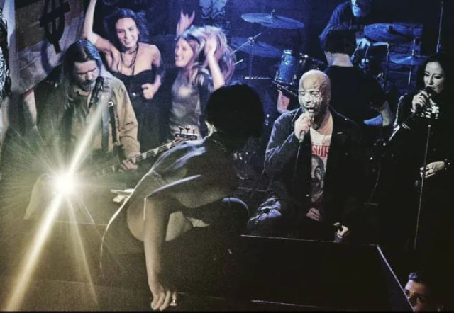 O trupă de heavy metal a fost arestată în timpul unui concert | MyTex.ro