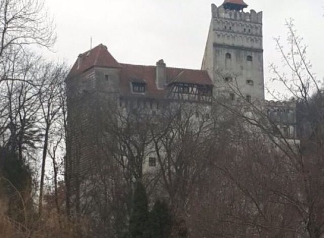 Șocant! Turist italian, mort subit la Castelul Bran 3 Castelul Bran | MyTex.ro