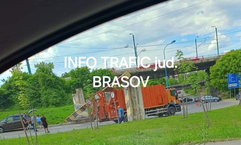 Limitator de înălțime căzut peste o mașină de gunoi, la Brașov 3 Limitator | MyTex.ro