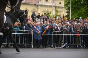 Glorie eternă eroilor neamului românesc | MyTex.ro