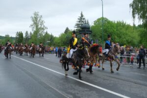 Glorie eternă eroilor neamului românesc | MyTex.ro