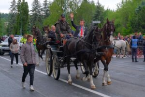 Glorie eternă eroilor neamului românesc | MyTex.ro