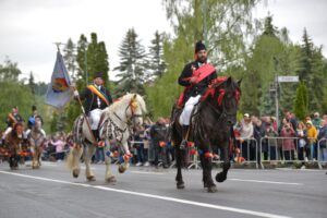 Glorie eternă eroilor neamului românesc | MyTex.ro