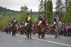 Glorie eternă eroilor neamului românesc | MyTex.ro