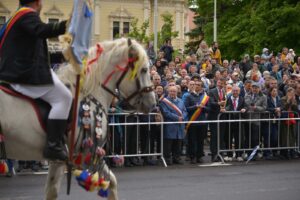 Glorie eternă eroilor neamului românesc | MyTex.ro