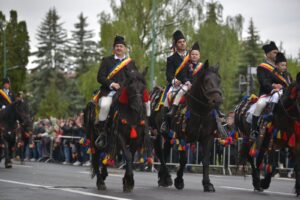 Glorie eternă eroilor neamului românesc | MyTex.ro