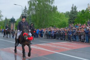Glorie eternă eroilor neamului românesc | MyTex.ro