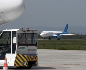 Un avion a fost lovit de fulger când se pregătea să aterizeze | MyTex.ro