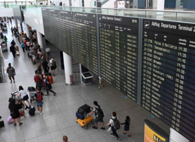 Reguli noi pe aeroporturi, de la 1 septembrie 3 Reguli | MyTex.ro