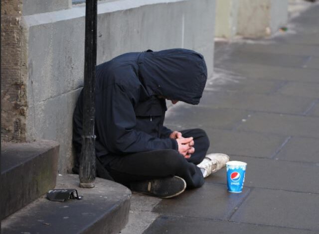 Un cerșetor a dat mită unui polițist ca să scape de amendă 3 Un cerșetor a dat mită unui polițist ca să scape de amendă | MyTex.ro