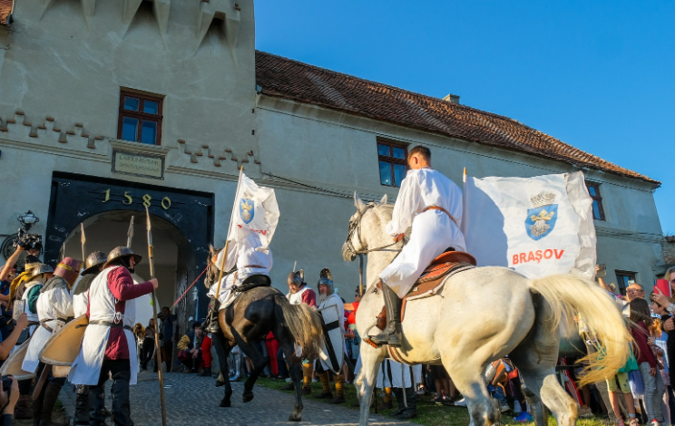 Diseară se redeschide Cetățuia Brașovului / Programul activităților între orele 18.00 - 21.00 3 Diseară se redeschide Cetățuia Brașovului | MyTex.ro