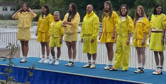De toată jena / Așa arată echipamentul Team România pentru Jocurile Olimpice de la Paris / Dana Budeanu: „Zici că suntem la prezentarea noului lot de pui de la Crevedia!” 5 De toată jena | MyTex.ro