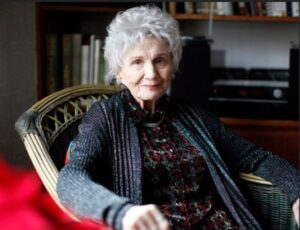 A murit scriitoarea Alice Munro | MyTex.ro