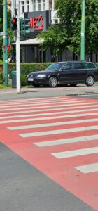 Fiecare parchează unde apucă | MyTex.ro