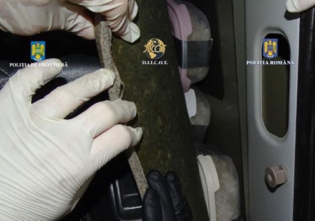 Şofer de TIR prins cu 40 de kilograme de droguri | MyTex.ro