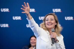 Elena Lasconi | MyTex.ro