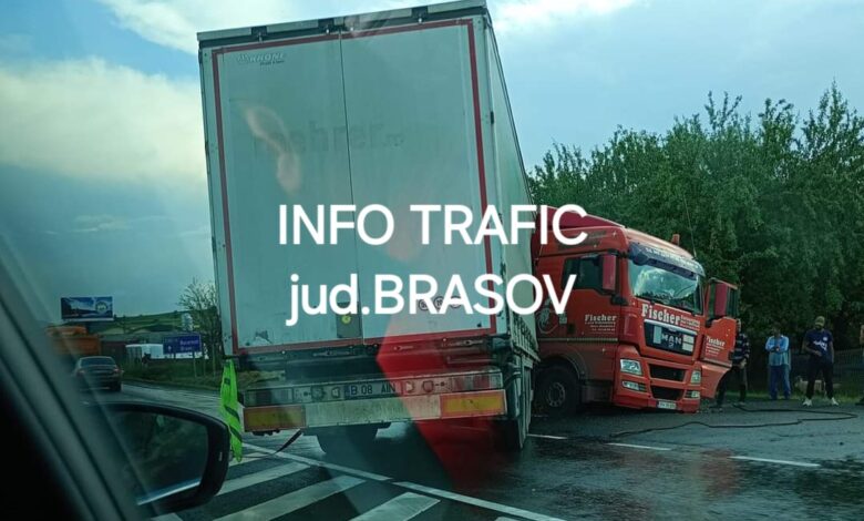 Blocaj pe DN 13, în județul Brașov, din cauza unui TIR 3 Blocaj | MyTex.ro