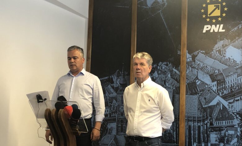 Adrian Veștea, înlocuit la șefia filialei județene a PNL Brașov de primarul George Scripcaru 3 Veștea | MyTex.ro