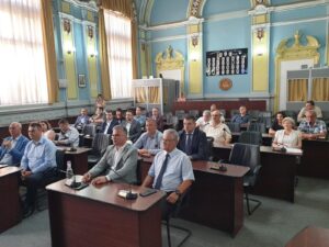 Adrian Veştea este | MyTex.ro