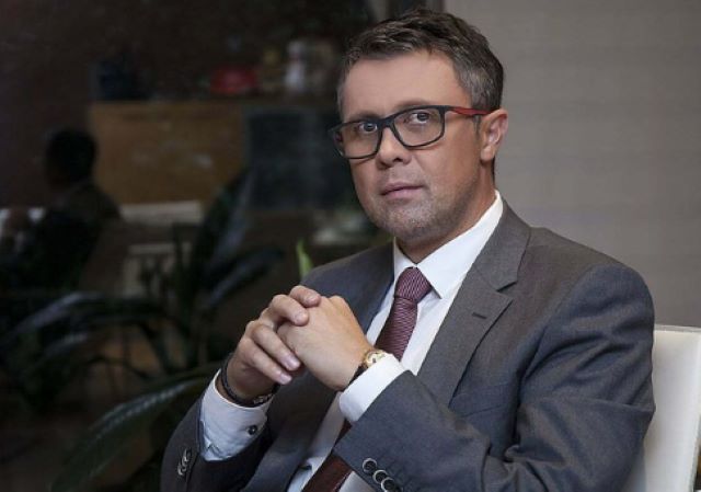 Milionarul din spatele Altex devine proprietar de bancă și îi schimbă numele 3 Milionarul din spatele Altex devine proprietar de bancă | MyTex.ro