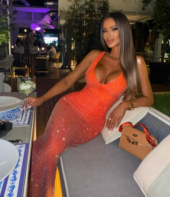 Bianca Drăgușanu: „Mă iubesc foarte mult” / Nu vrea să mai cadă în patima... 7 Bianca Drăgușanu | MyTex.ro