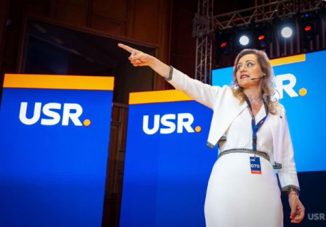 Elena Lasconi (USR) amenință cu demisia 3 Elena Lasconi (USR) amenință cu demisia | MyTex.ro