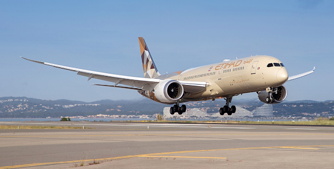 Etihad Airways face angajări (și) în România / Ce caută și ce oferă 3 Etihad Airways | MyTex.ro
