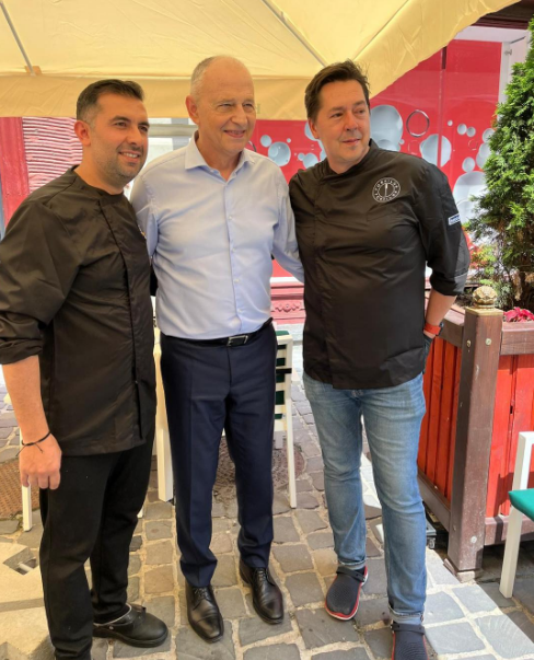 Mircea Geoană s-a simțit excelent la un restaurant din Brașov 7 Mircea Geoană | MyTex.ro