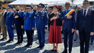 Glorie eternă eroilor neamului românesc | MyTex.ro