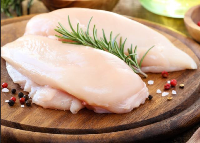 De ce nu este bine să speli carnea de pui crudă 3 De ce nu este bine să speli carnea de pui crudă | MyTex.ro