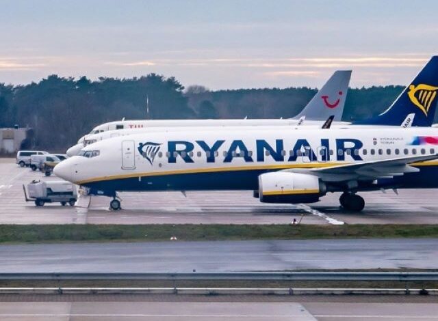Pasager amendat și dat jos din avion. Motivul? | MyTex.ro