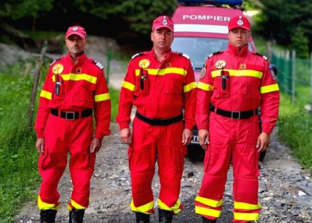 Echipaj cu paramedici SMURD pe Transfăgărășan 3 Echipaj cu paramedici SMURD pe Transfăgărășan | MyTex.ro