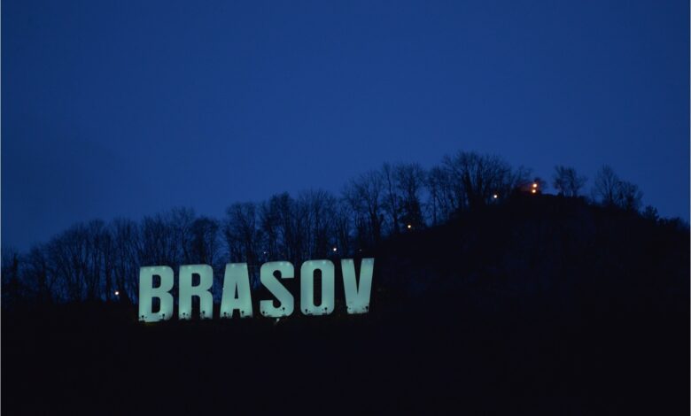 Brașovul, iluminat în turcoaz. Care este scopul 3 Brașovul | MyTex.ro