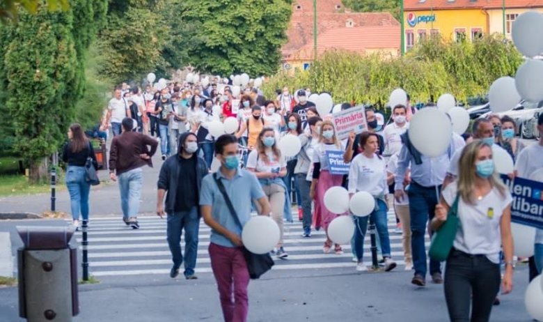 Publicitate electorală USR: Allen Coliban împreună cu brașovenii au câștigat Cetățuia, skatepark-ul și au oprit drumul forestier Gorița; „Tot împreună vom construi viitorul Brașovului”, spune primarul Brașovului 13 | MyTex.ro