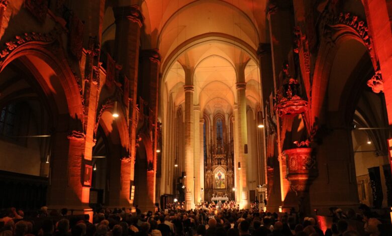 Invitație specială la Biserica Neagră. Acces liber 3 Invitație specială la Biserica Neagră | MyTex.ro