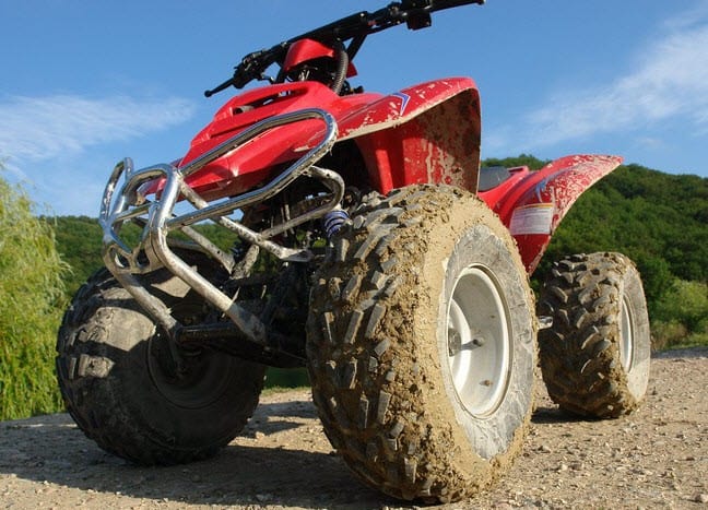 Conducătorul unui ATV, preluat de urgență de un elicopter SMURD 3 atv | MyTex.ro