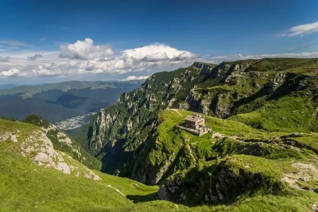 Sfaturi utile de la salvamontiști pentru o mini-vacanță de Sfânta Maria în siguranță 3 Sfaturi utile de la salvamontiști pentru o mini-vacanță de Sfânta Maria în siguranță | MyTex.ro