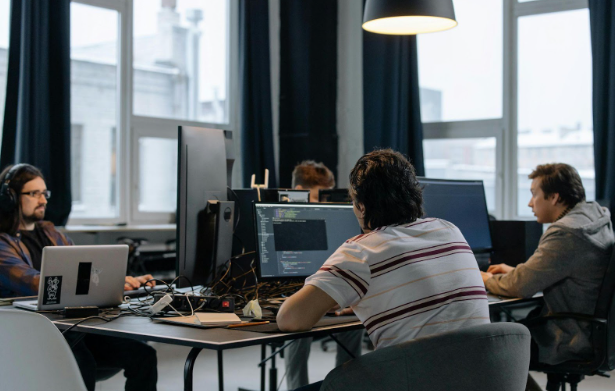 Cum să îți construiești o carieră de succes în IT: certificări, cursuri și sfaturi 3 | MyTex.ro
