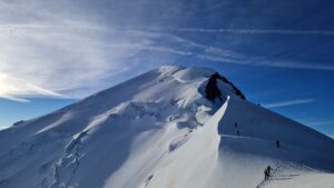 Drapelul național pus de jandarmi brașoveni pe Mont Blanc | MyTex.ro