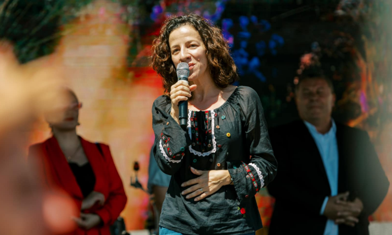 Brașoveanca Roxana Mînzatu poate deveni comisar european | MyTex.ro
