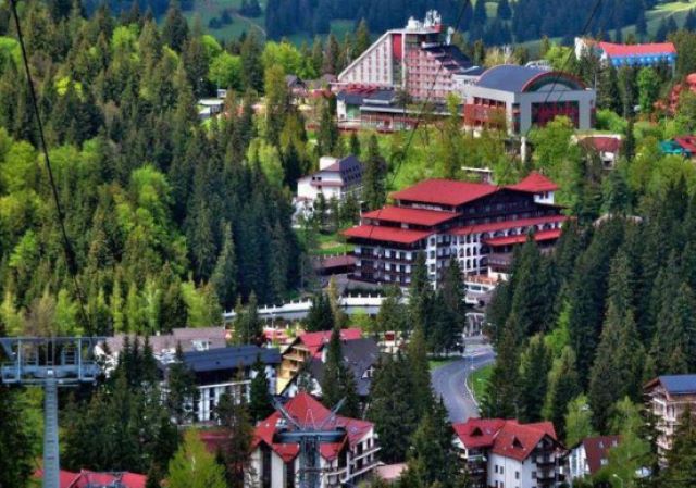 Turiști mai mulți decât locuitori, în două județe 3 Turiști mai mulți decât locuitori | MyTex.ro