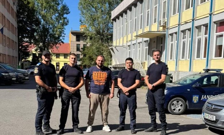 Portofel pierdut pe aleea de Sub Tâmpa, recuperat datorită jandarmilor din Brașov / Turistul a făcut cale întoarsă 3 Portofel | MyTex.ro