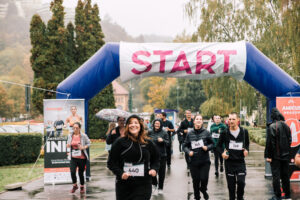 Peste 400 de brașoveni au alergat pentru inimile copiilor | MyTex.ro