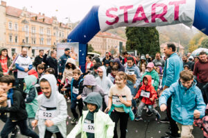 Peste 400 de brașoveni au alergat pentru inimile copiilor | MyTex.ro