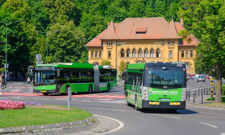 Șofer RATBV, cercetat disciplinar. Conducea autobuzul cu ochii în telefon (video) 3 Șofer RATBV | MyTex.ro