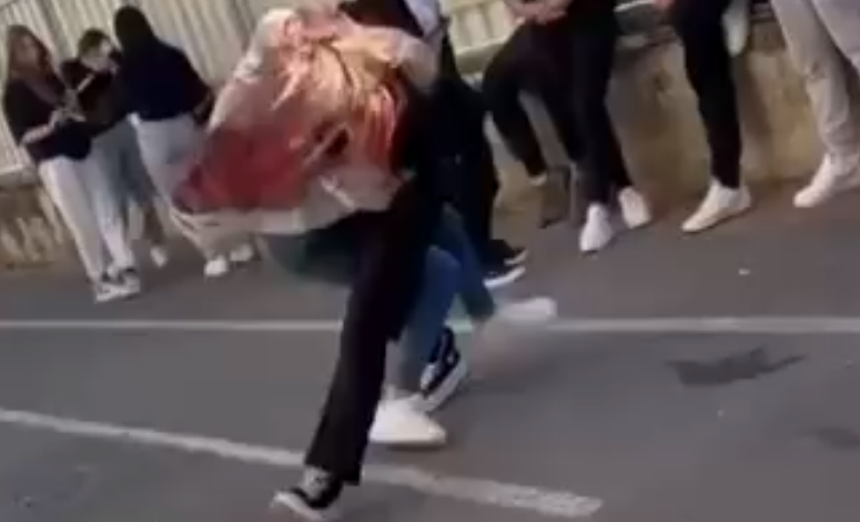 Bătaie între eleve la Colegiul „Mircea Cristea” din Brașov / Care a fost motivul 3 Bătaie între eleve | MyTex.ro